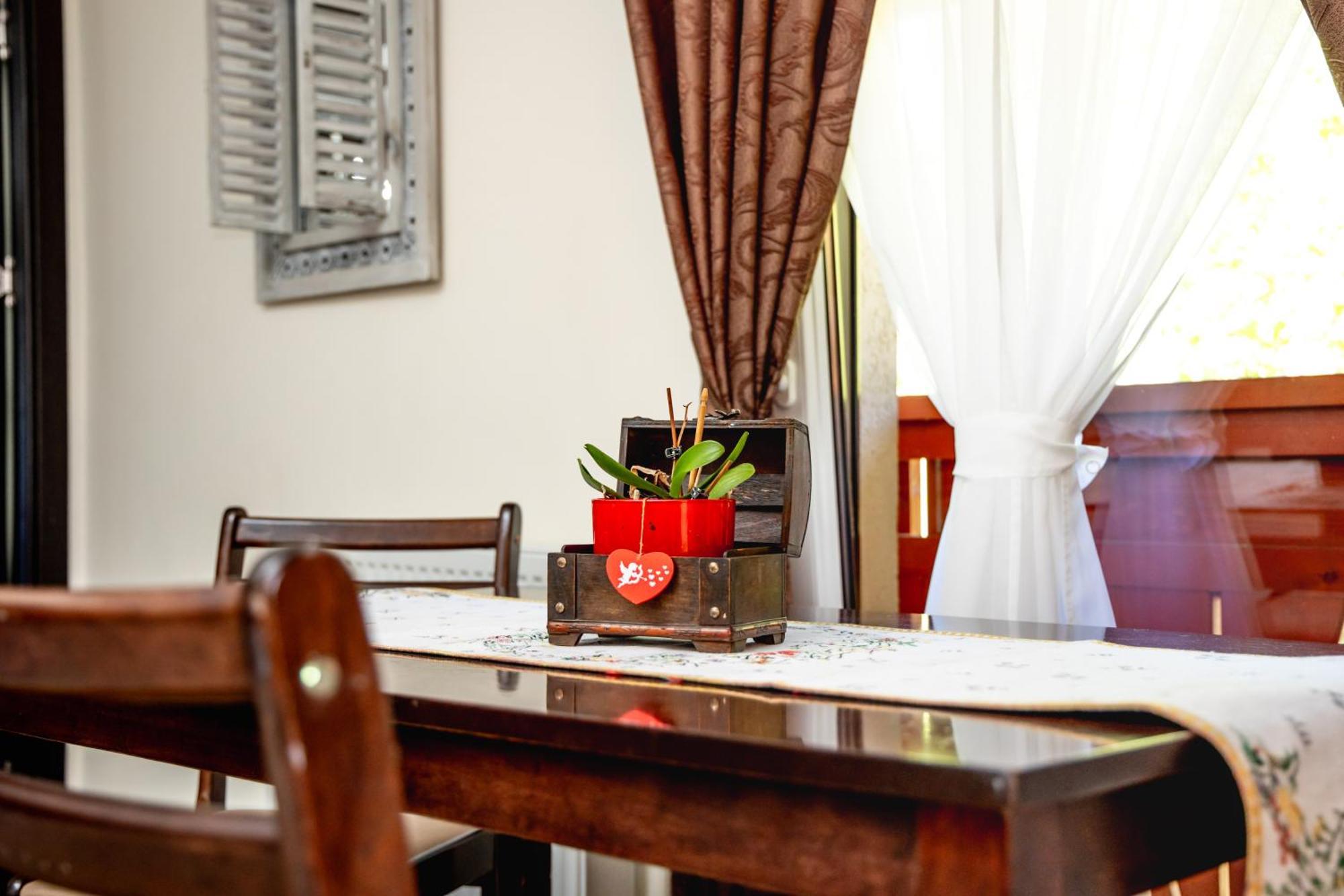 Pensiunea Poiana Avrigului Ngoại thất bức ảnh